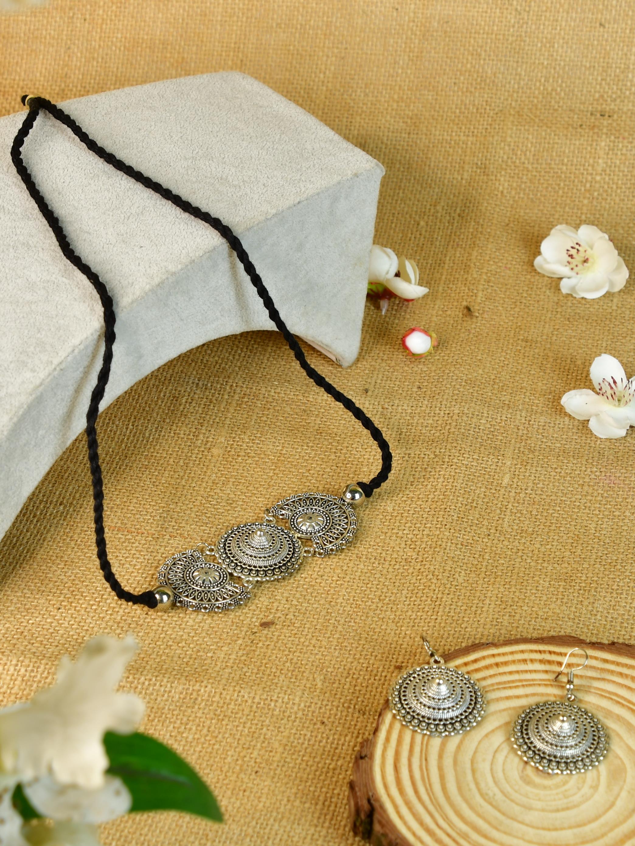 Sowpeace Handcrafted German Silver Choker: Triple Flower Circles Design